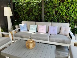 Cojin Boton 45x45 cm con vivo, relleno incluido.