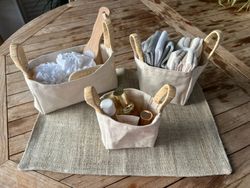 Set di 3 cestini in cotone con manici in rafia