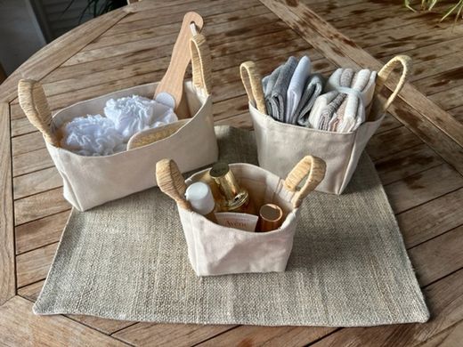 Set di 3 cestini in cotone con manici in rafia